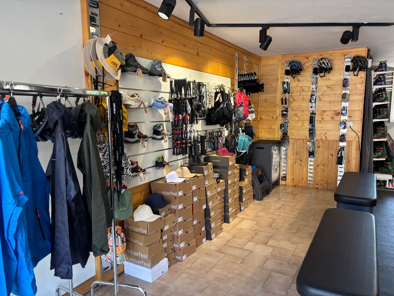 Intérieur de la boutique Alita Sports